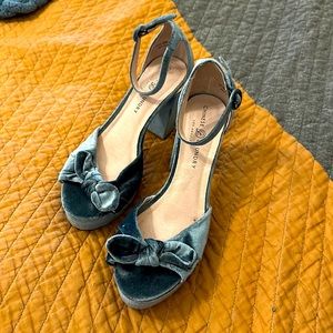 Chinese Laundry Blue velvet Chunky Heels - Size 9